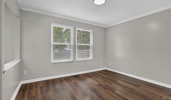 2425 Dunsworth Dr, Columbus, OH 43235