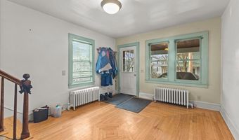 84 Charlotte St, Burlington, VT 05401