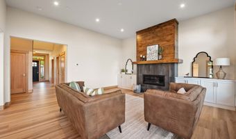 1991 SE 2ND St, Astoria, OR 97103
