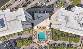 3701 N Country Club Dr 404, Aventura, FL 33180