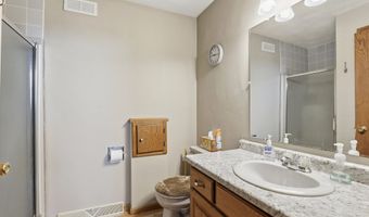 1700 E TRACIA Ln, Appleton, WI 54911