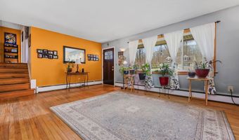 3 Mary Ann Dr, Danbury, CT 06811