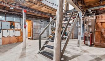 144 Railroad St, Lincoln, RI 02838