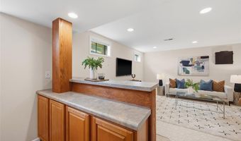 614 Whispering Willows Ct, Ballwin, MO 63021