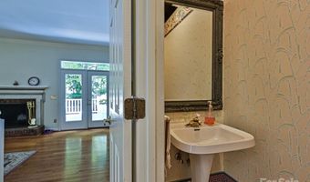 620 River Oaks Ln, Charlotte, NC 28226