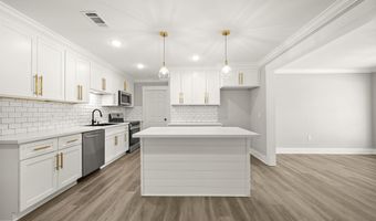 7658 Gov Blanchard Dr, Baton Rouge, LA 70811