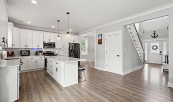 140 Pennant Ave, Beachwood, NJ 08722