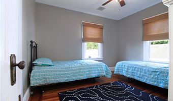 22 Bateman Ave, Newport, RI 02840