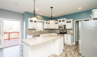 923 S 10th St, Adel, IA 50003