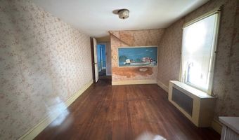 1002 Charles St, North Providence, RI 02904
