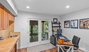 2418 Ainsdale Rd, Charlotte, NC 28226