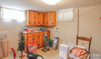 352 Cedar Ln, Arden, NC 28704