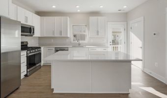 945 SYCAMORE Dr SE, Washington, DC 20032