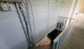 2015 L St, Auburn, NE 68305