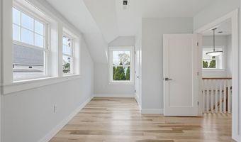 33 Jefferson Ave, East Providence, RI 02915