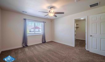 6866 Umpqua River Rd, Casper, WY 82604