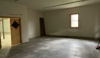 100 Cherry Tree Hill Ln, Barton, VT 05822
