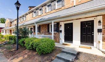 1348 Green Oaks Ln L, Charlotte, NC 28205