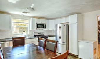 8 Ashby St, Johnston, RI 02919