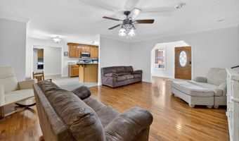 82 Drury Ln, Albertville, AL 35950