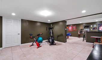 1431 Dietrich Oaks Dr, Ballwin, MO 63021