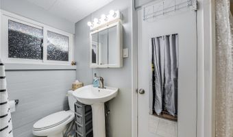 977 Makaiwa St, Honolulu, HI 96816