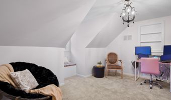 10 Barrington Dr, Bedford, NH 03110