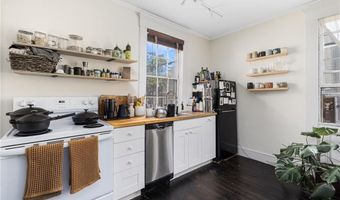 27 Franklin St, Newport, RI 02840
