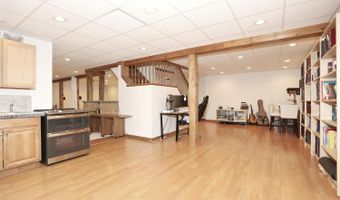 3 Larissa Ct, Airmont, NY 10952