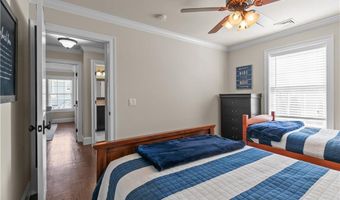 5 Lowndes St, Newport, RI 02840