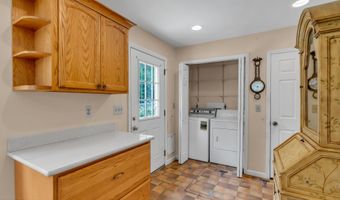833 Lincoln St, Middletown, NJ 07748