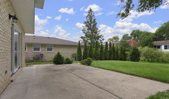 2003 E Lillian Ln, Arlington Heights, IL 60004