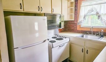 2 Jeffrey Ln, Albany, NY 12211
