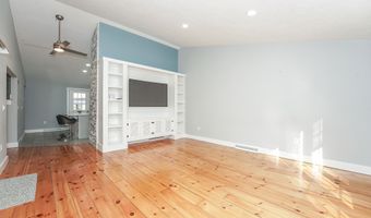 240 Oak St, Centerville, MA 02632