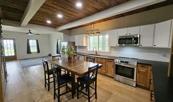 3073 State Highway WW, Aurora, MO 65605