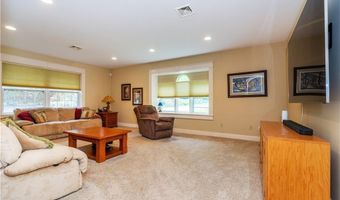 15 Justin Rd, East Greenwich, RI 02818