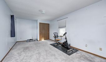 555 Hyannis Dr, Avon, IN 46123