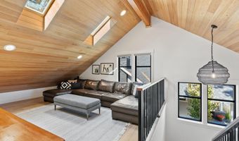 1185 NW Singleton Pl, Bend, OR 97703