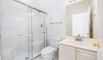 16 Thistle Holw 16, Avon, CT 06001