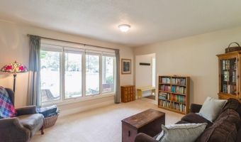 2751 Cleveland Dr, Ames, IA 50010