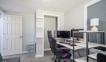5902 Oak Ln, Anderson, IN 46013