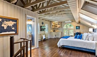 166 New Meadow Rd, Barrington, RI 02806