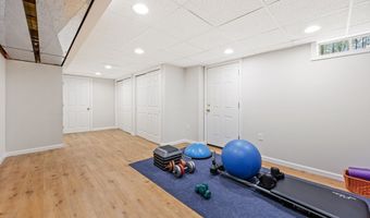 1274 Cheshire St, Cheshire, CT 06410