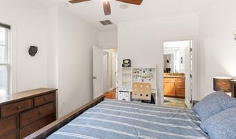 4226 40TH St N, Arlington, VA 22207