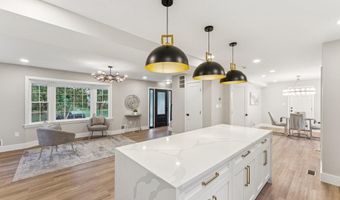 2308 CREEK Dr, Alexandria, VA 22308