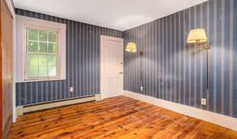 4 Main St, Ashburnham, MA 01430
