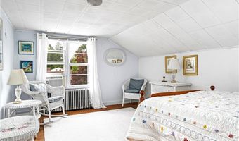 133 Tupelo Hill Dr, Cranston, RI 02920