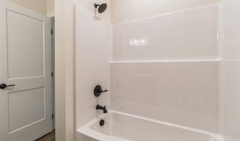 4407 NE 8th St, Ankeny, IA 50021