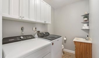 35 Skytop Rd, Andover, NJ 07860
