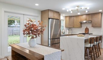 490 MAKO Dr, Atlantic Beach, FL 32233